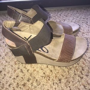 ONLY WORN ONCE brown OTBT wedge